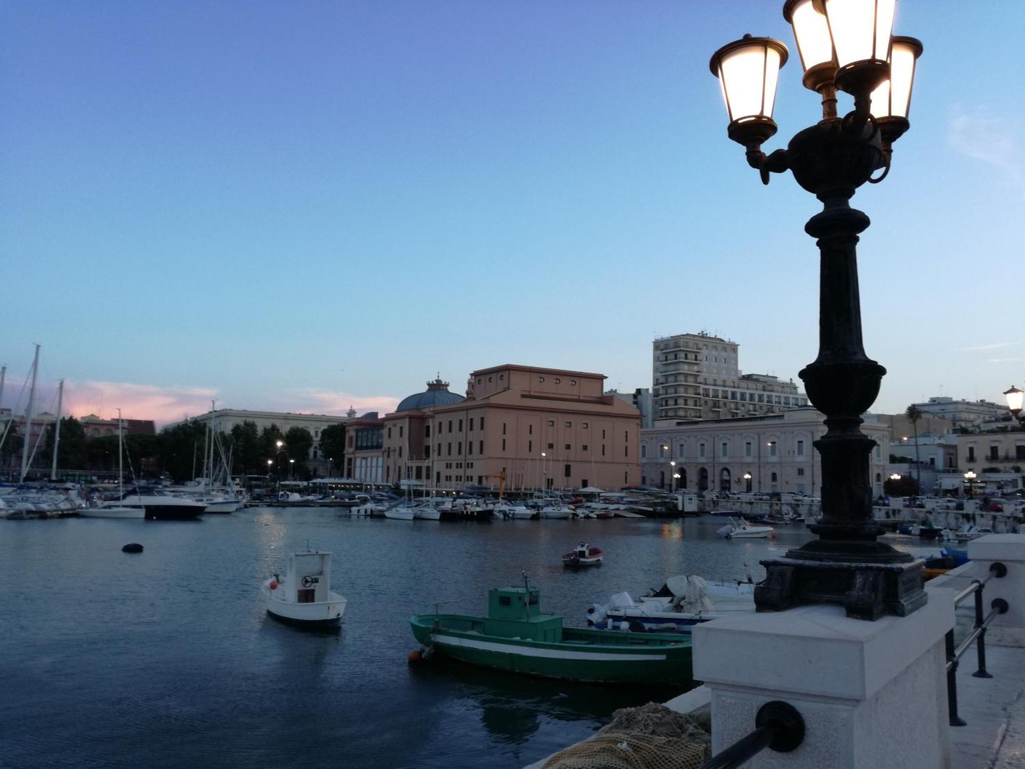 Cosmopolitan-Bari Bed & Breakfast エクステリア 写真